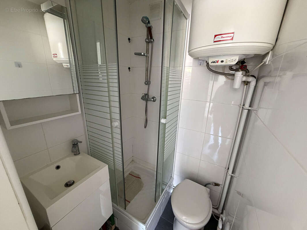 Appartement - Paris 75011 - Studio T1 , 11 m2 - photo 5