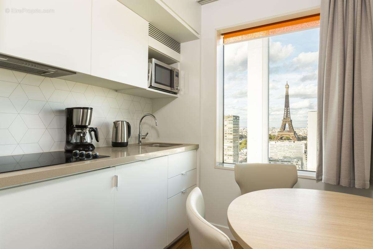 Appartement à PARIS-15E