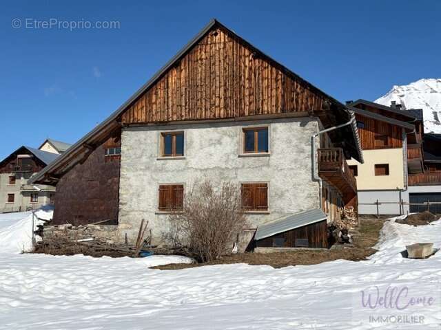 Maison à ALBIEZ-MONTROND