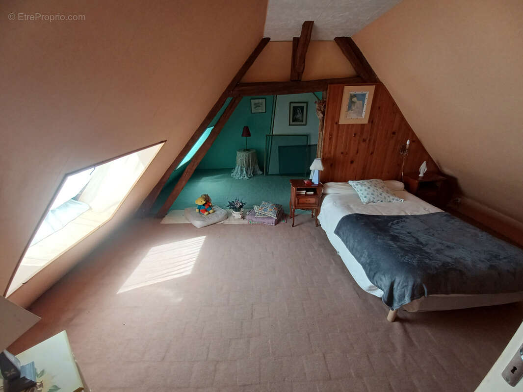 Maison de village, dans un endroit calme, d'env 79m2 hab. avec cour attenante. - photo 8