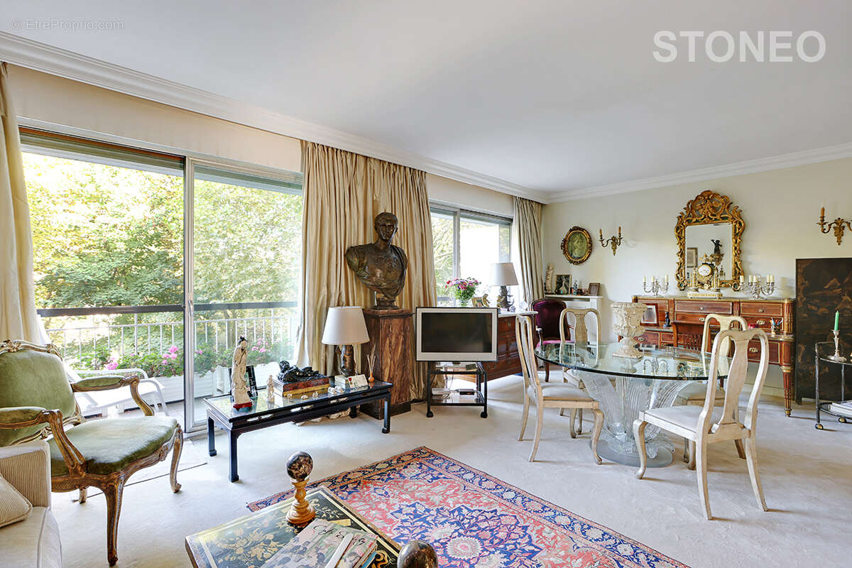 Appartement à NEUILLY-SUR-SEINE