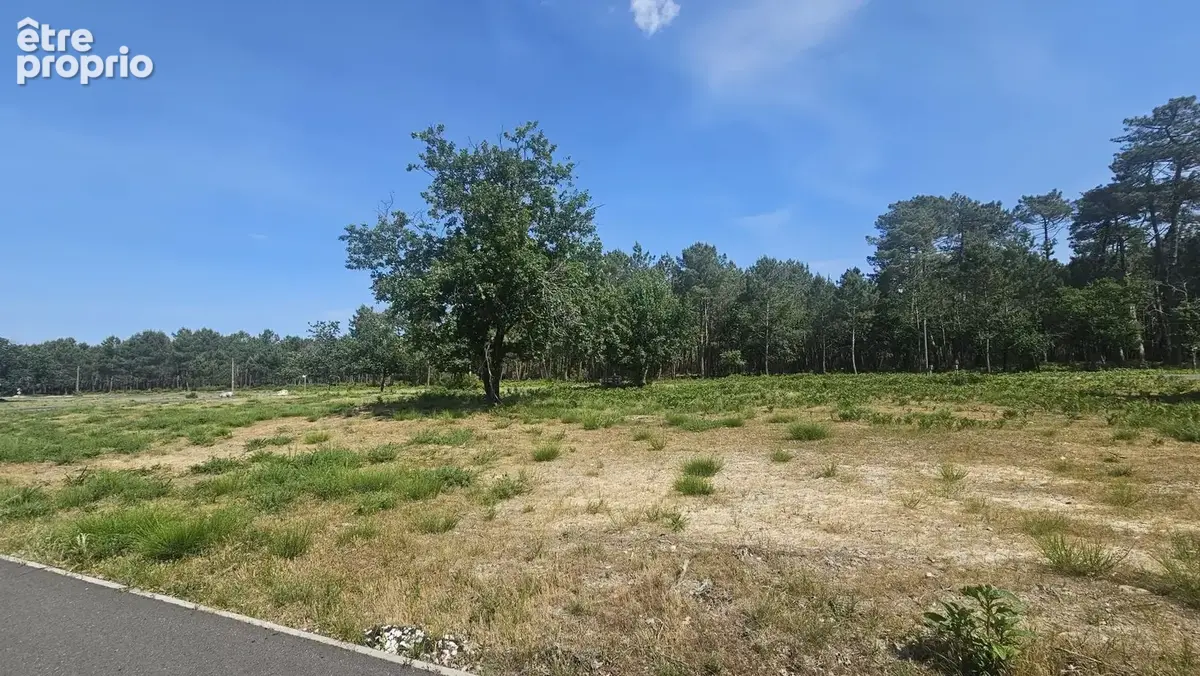 Terrain à bâtir de 921 m² à VENDAYS-MONTALIVET (33) - photo 2