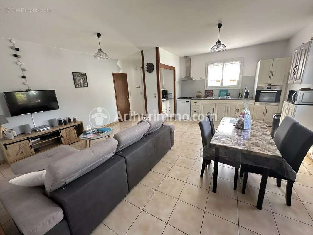 Maison à SAINT-ASTIER