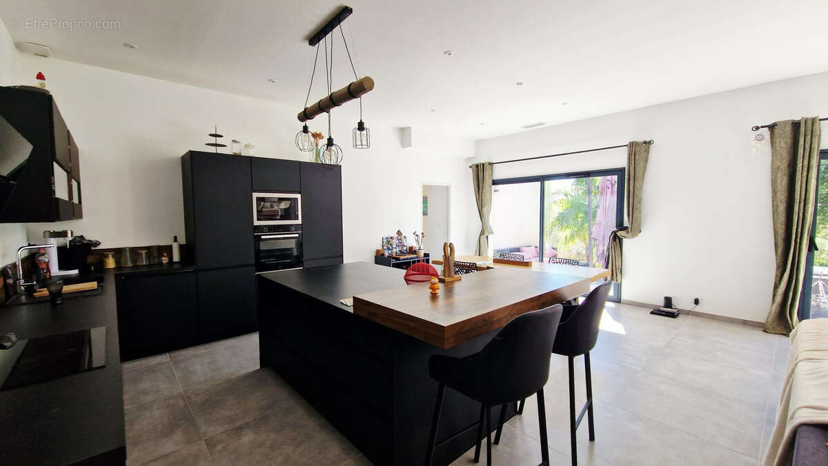villa 122 m2 habitables sur 2362 m2 de terrain 84500 bollene - photo 4