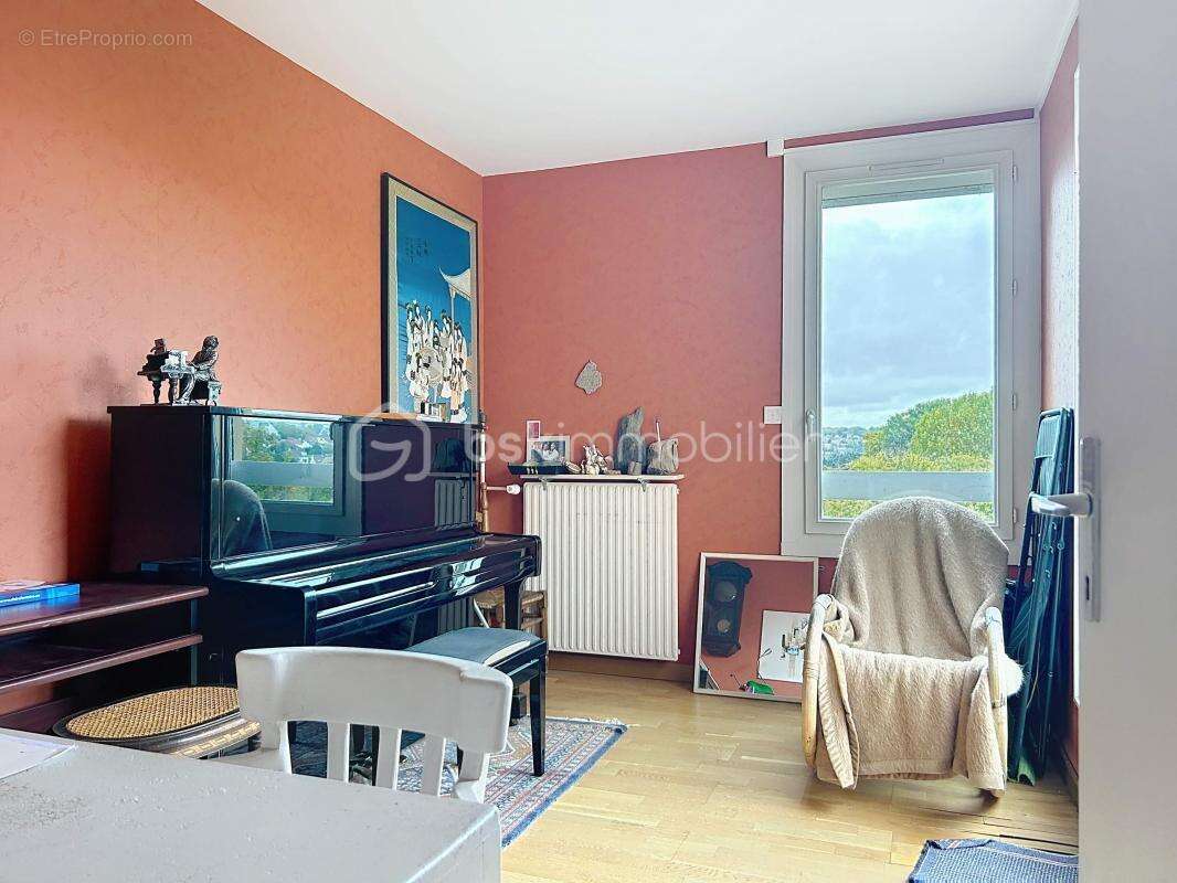 Appartement à CORBEIL-ESSONNES