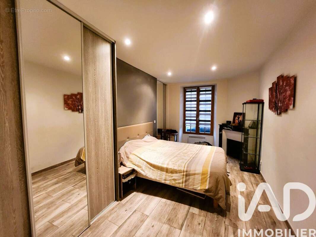 Maison 100 m² à Saint-Arnoult-En-Yvelines  - photo 8