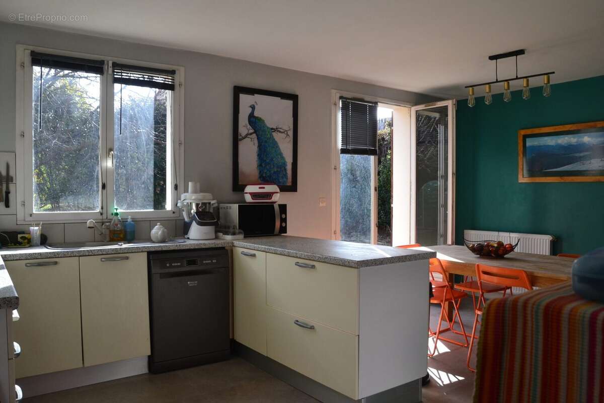 Maison à PERIGNAT-LES-SARLIEVE