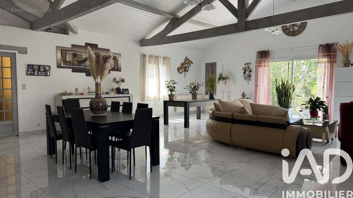 Photo 2 - Maison à BERSON
