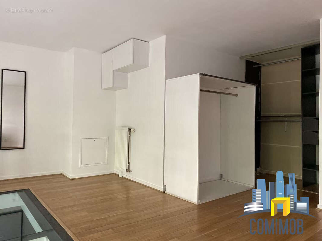 Appartement à COURBEVOIE