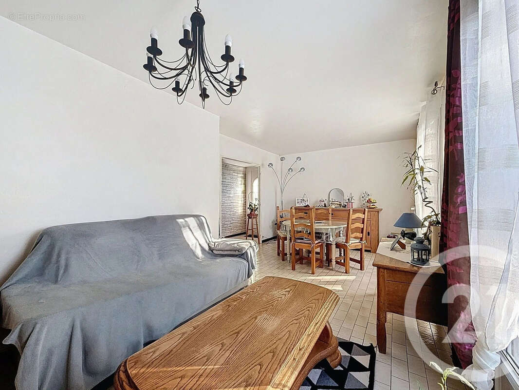 Maison à MALAY-LE-PETIT