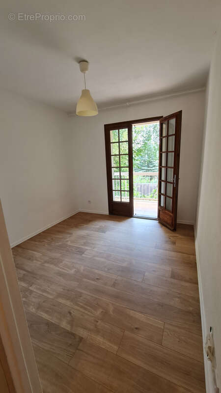 Appartement à BURES-SUR-YVETTE