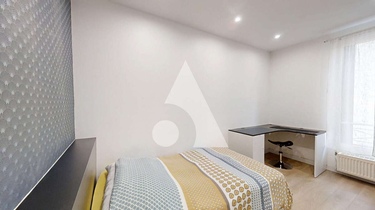 Appartement à LA GARENNE-COLOMBES