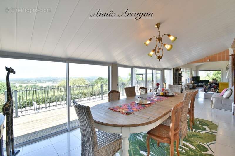Architecture, nature et panorama : la villa rare que vous attendiez à Pujols - PUJOLS (47) - photo 11
