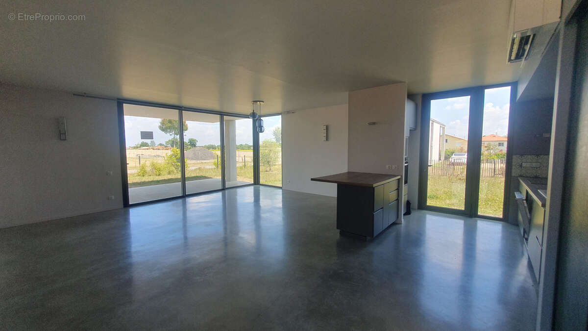À Saint-Sever, maison neuve avec terrasse et abri voiture - photo 2