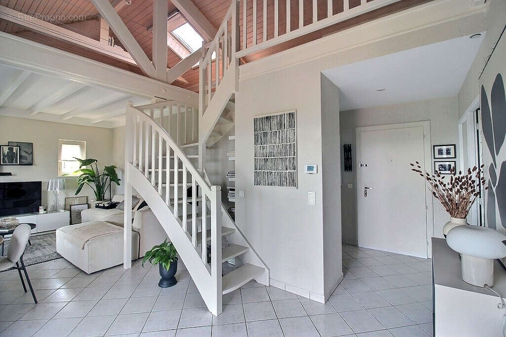 Appartement à CRANVES-SALES