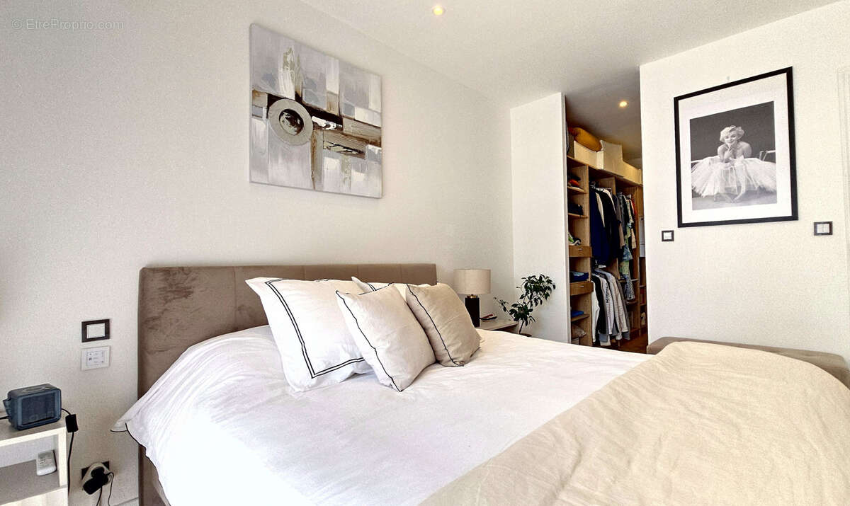 LE CANNET Europe à vendre appartement 2 pièces de 63 m2 avec terrasse, au calme absolu, parking et cave - photo 8