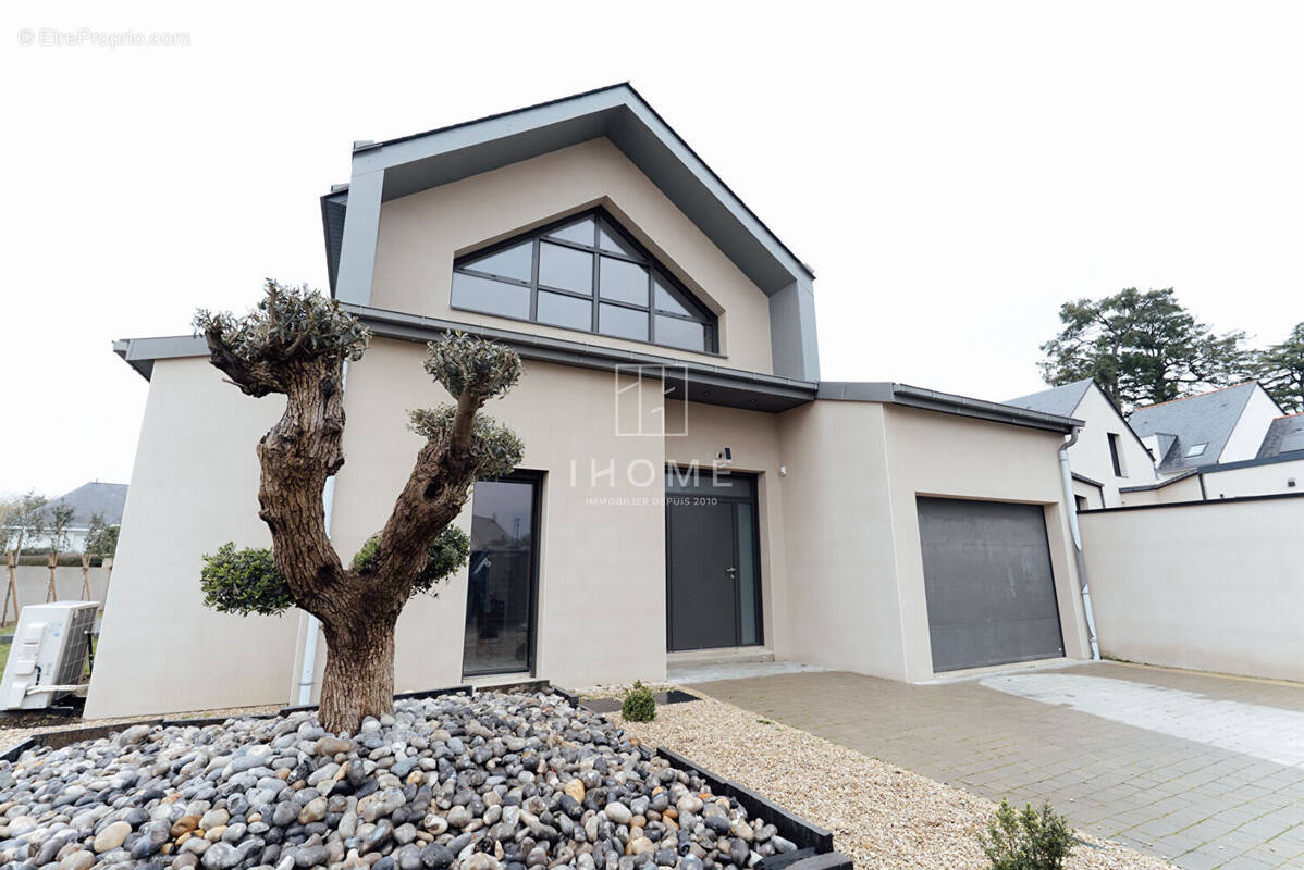 Maison à BOUCHEMAINE