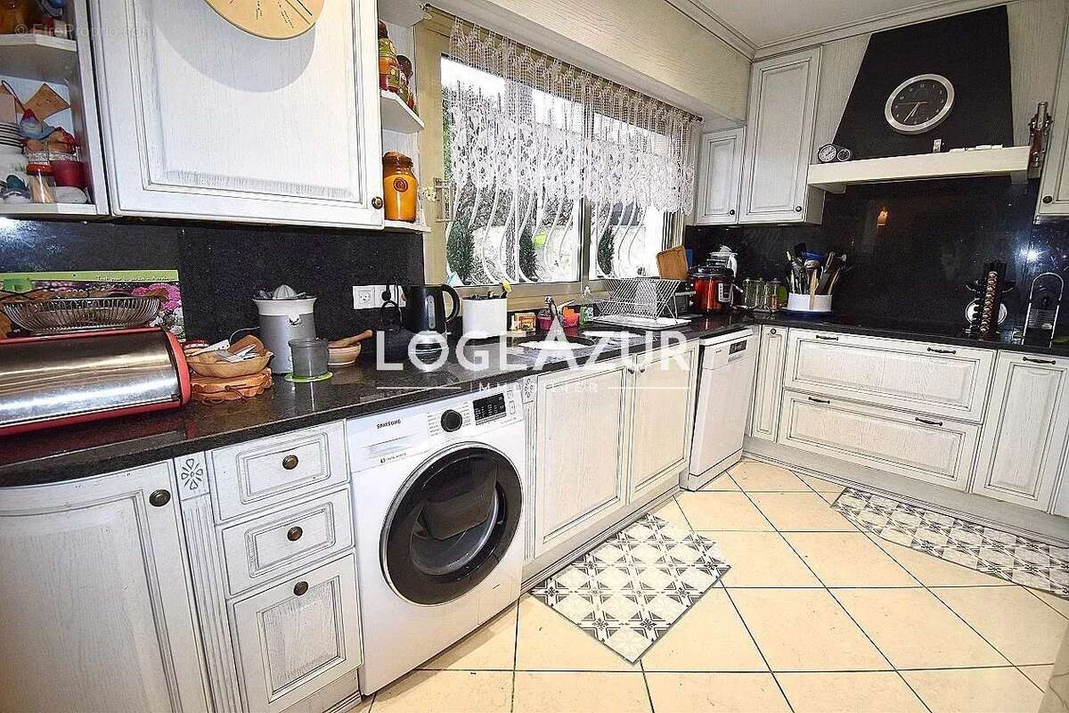 Appartement à VALLAURIS