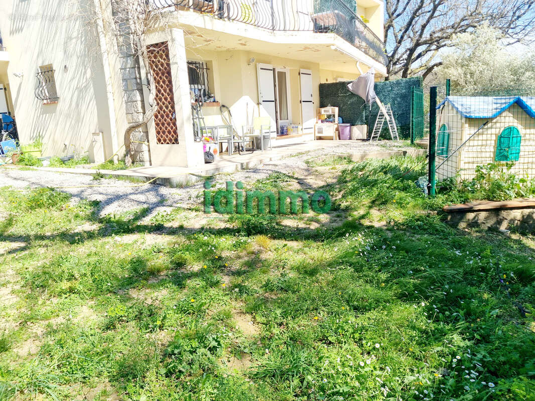 Affaire Draguignan F2 en rez de jardin avec jardin 200m et 2 places de parking 159000€ crn2378 dpe d - photo 3