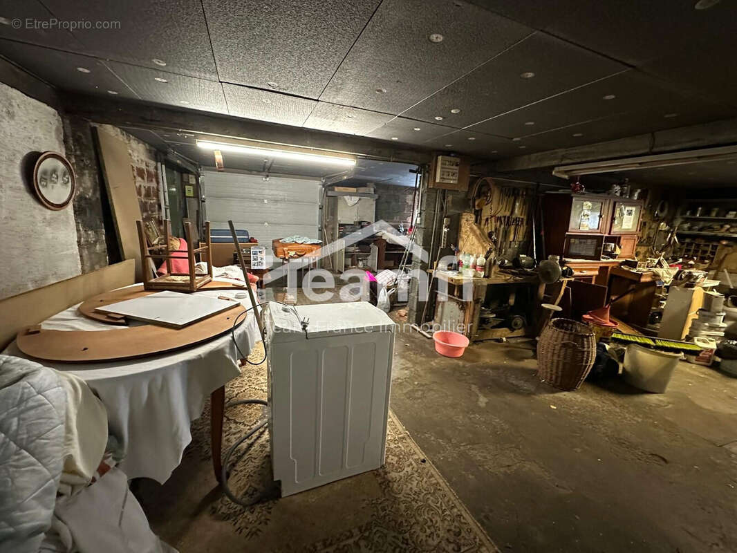 Maison à LA MONNERIE-LE-MONTEL