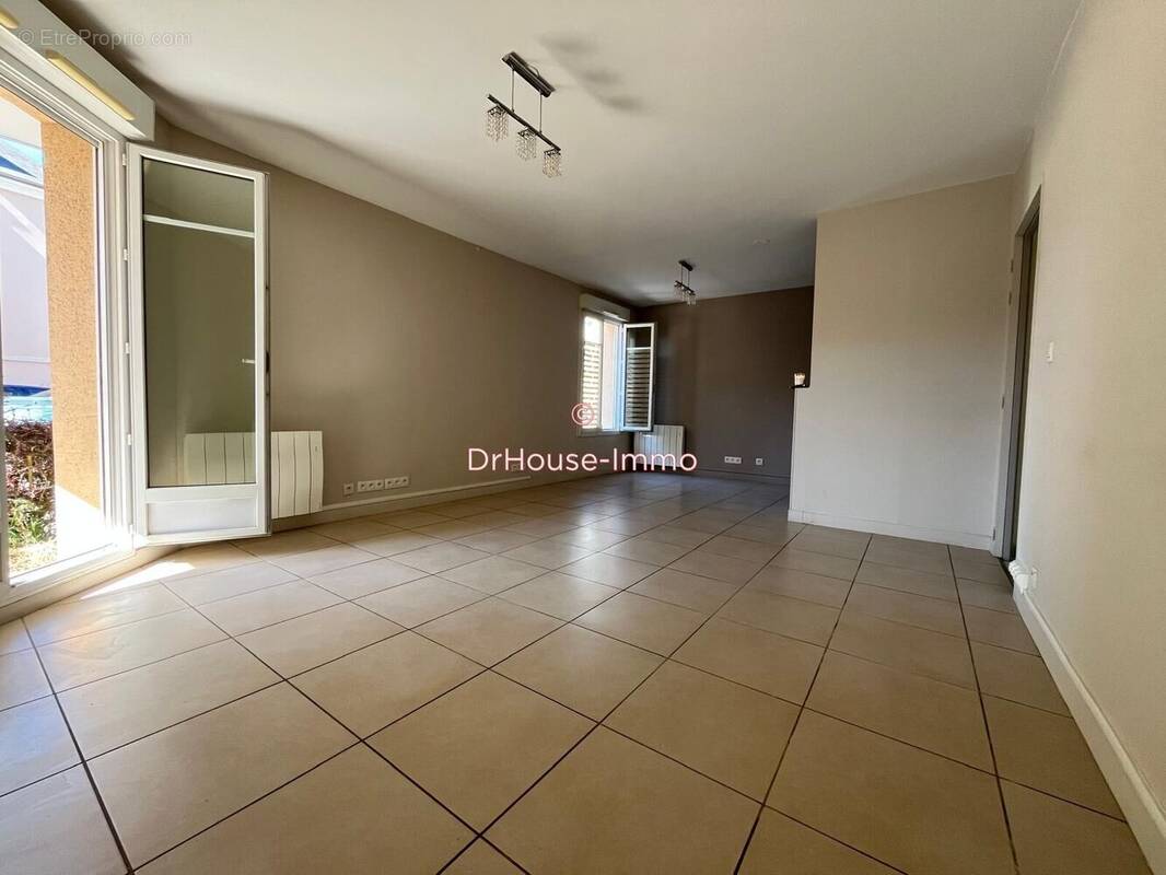 Appartement 62 m² à Douvres-La-Delivrande  - photo 1