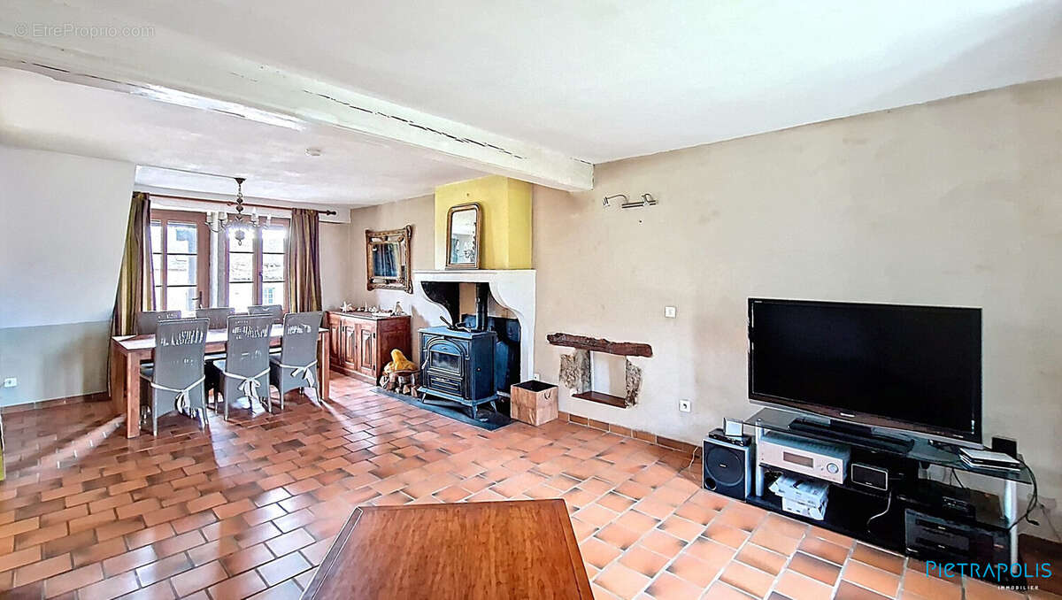 Maison à SIGY-LE-CHATEL