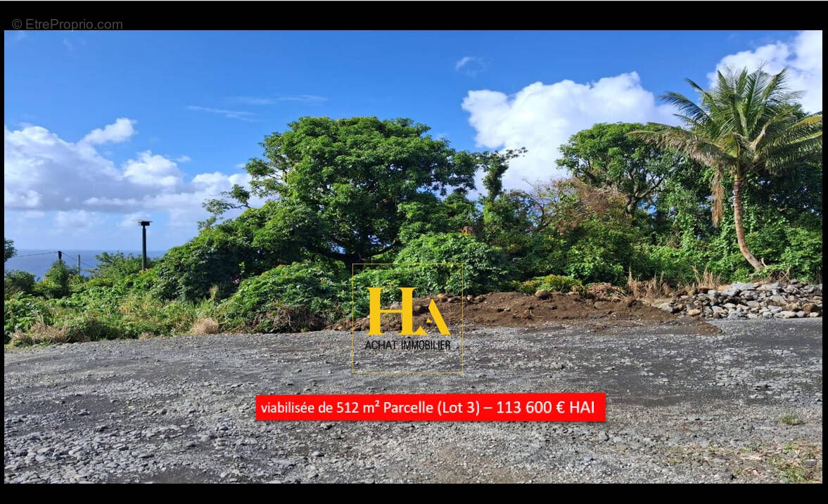 Terrain à SAINTE-ROSE