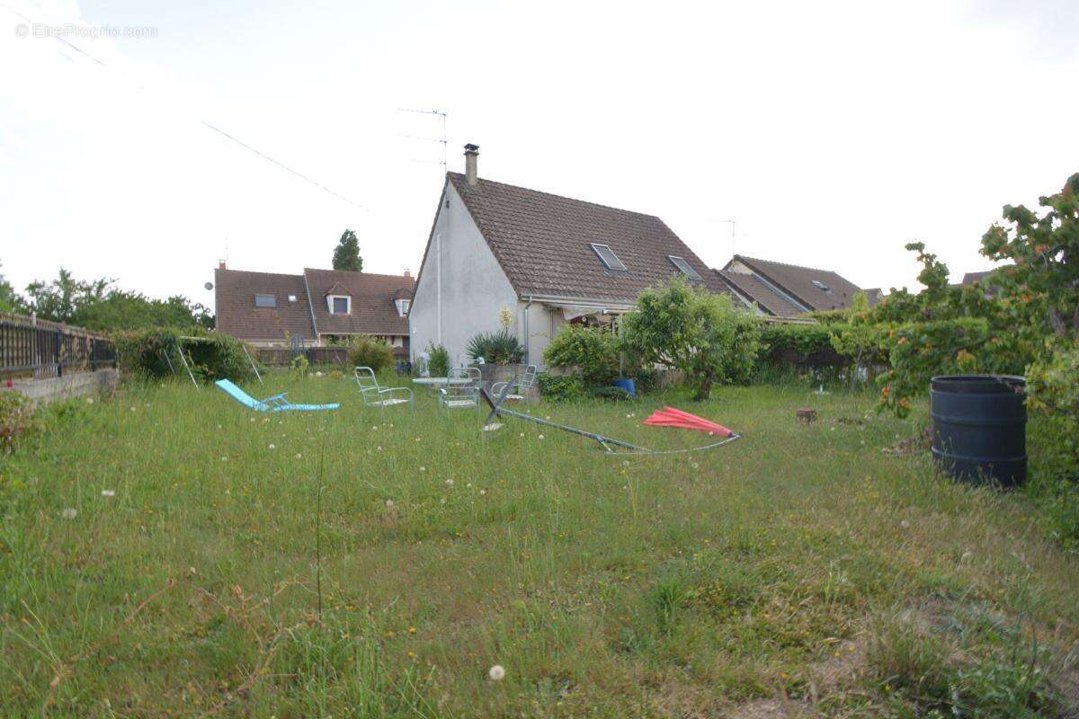 Maison à VARENNES-SUR-SEINE