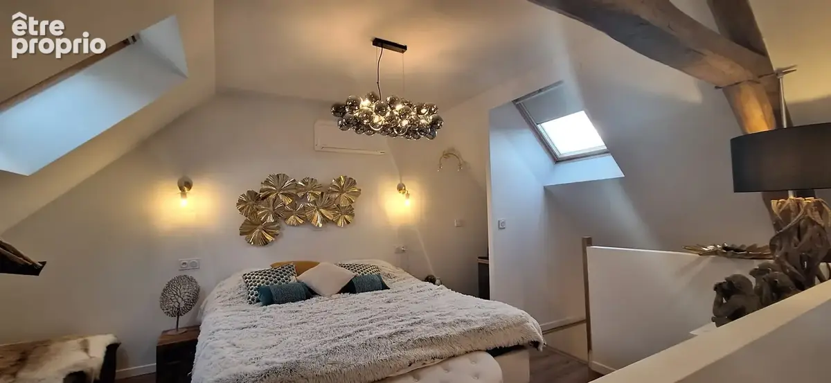 A 5 mn de la gare de sens,maison de ville avec sa terrasse privative et local commercial,ideal 1er achat. - photo 6