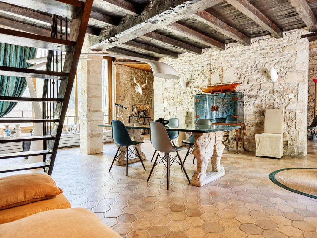 Maison à CHATEAUNEUF-SUR-CHARENTE