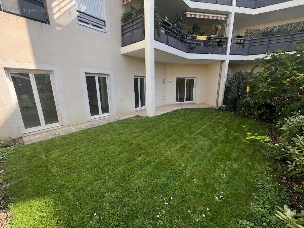 Appartement T4 de 86 m² en rez-de-jardin – Centre de Pont-de-Chéruy - photo 14
