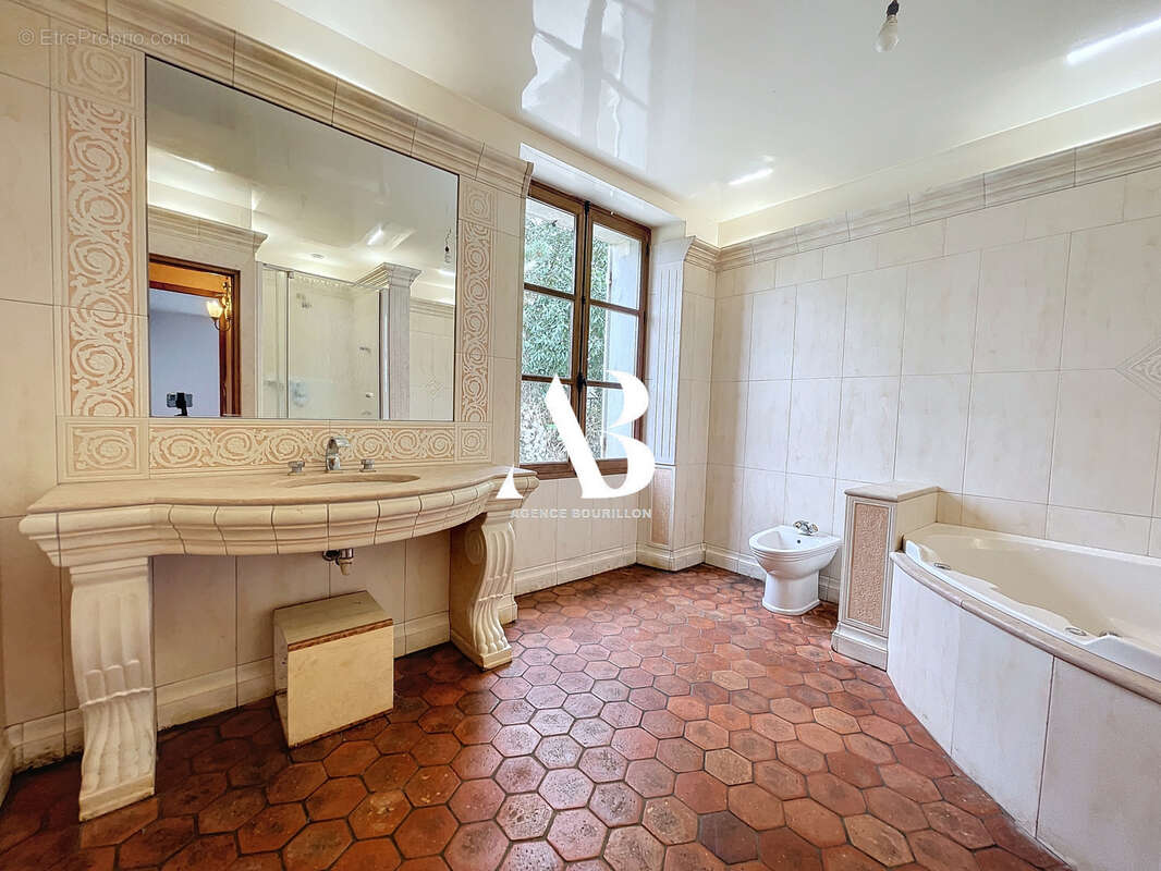 Maison à GRANDPUITS-BAILLY-CARROIS