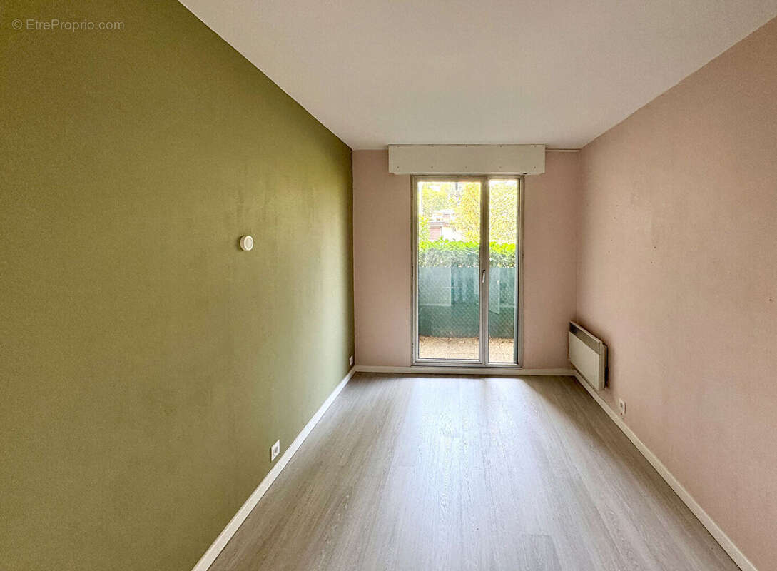 CHAMALIÈRES / Rez-de-jardin à vendre pour habitation ou profession libérale ! - photo 11