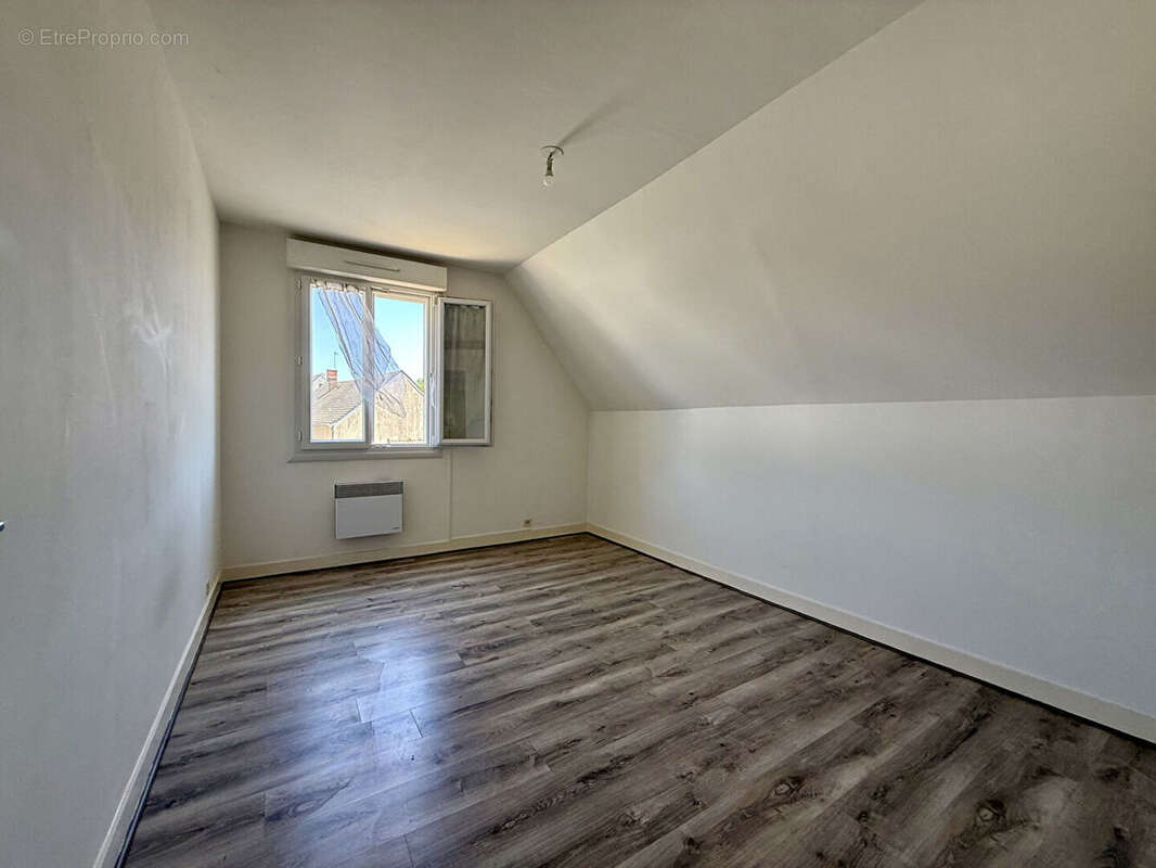 Maison à LA VILLE-AUX-DAMES