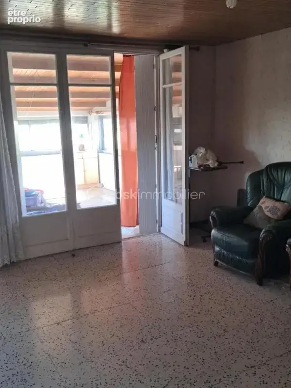 Villa 4 faces avec 3 garages - Le tout sur un terrain clôturé et arboré de 936m² - Produit rare à Maraussan - photo 7