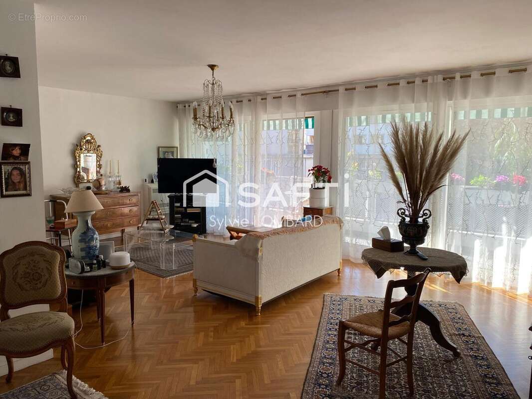 Photo 2 - Appartement à MARSEILLE-8E