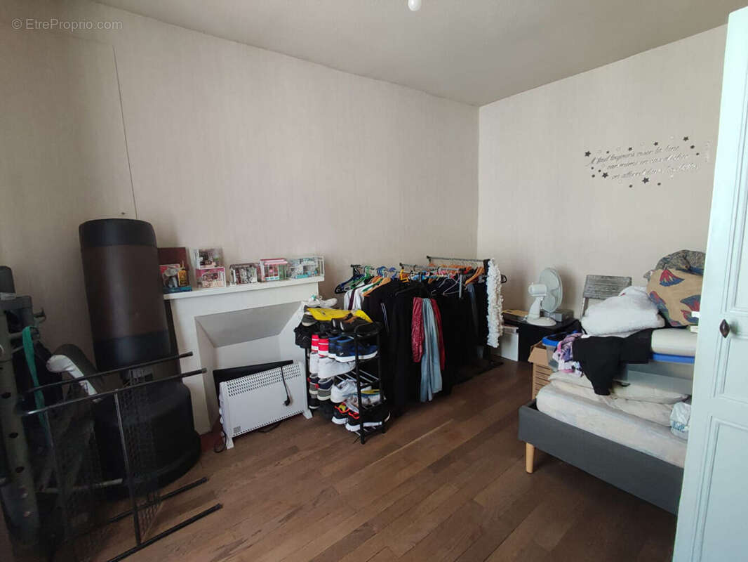 Maison à MONTREVAULT