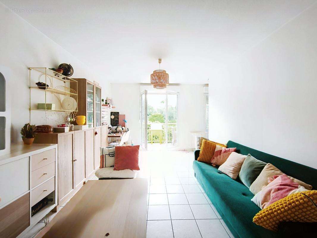 Appartement 2 pièces au calme, balcon et stationnement - photo 2