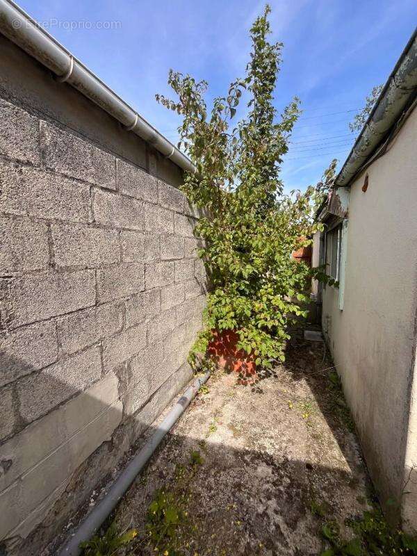 Maison 80 m² à Louvroil  - photo 11