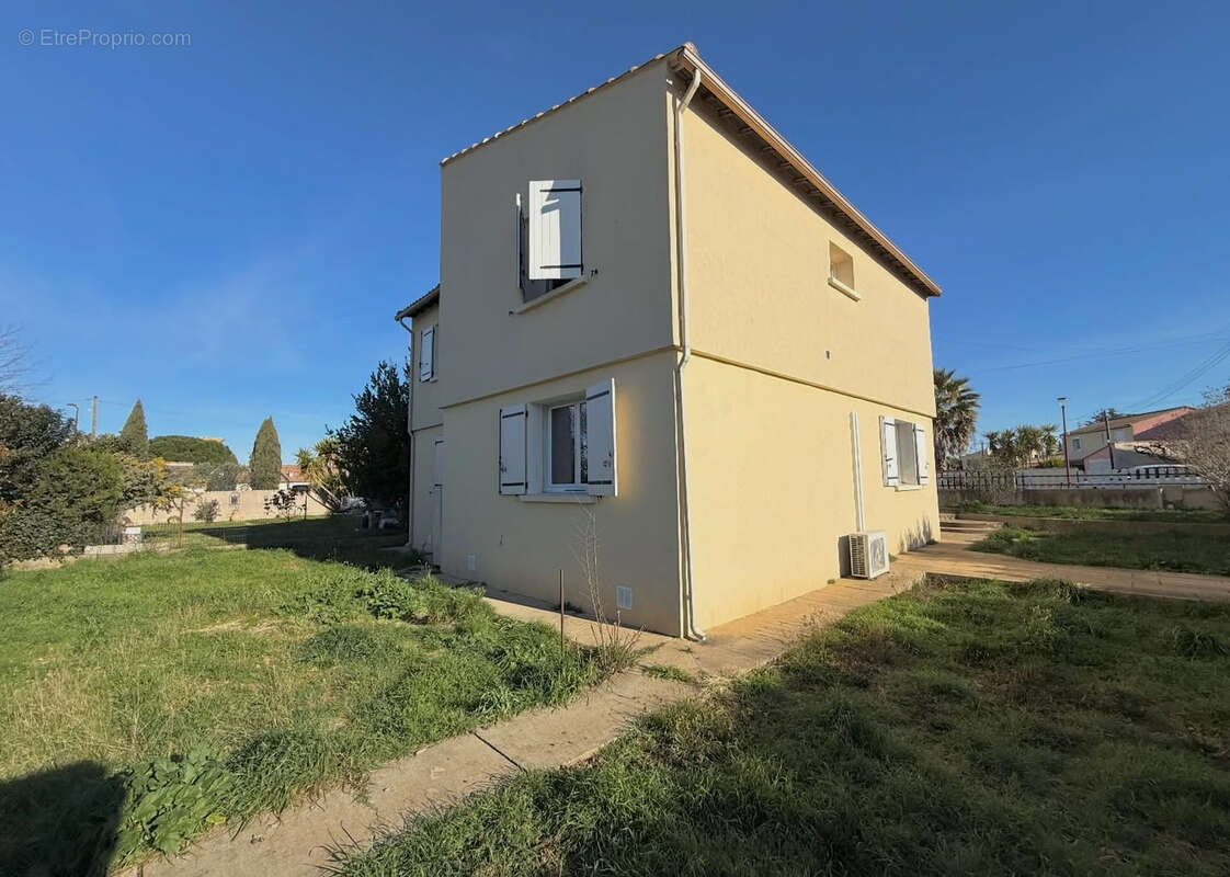 Maison à RODILHAN