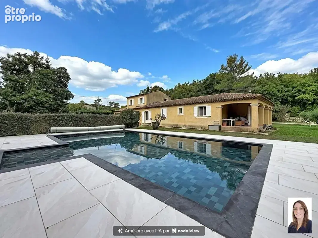 Maison 8 pièces 235 m² à vendre à Tourves (83170) - photo 2