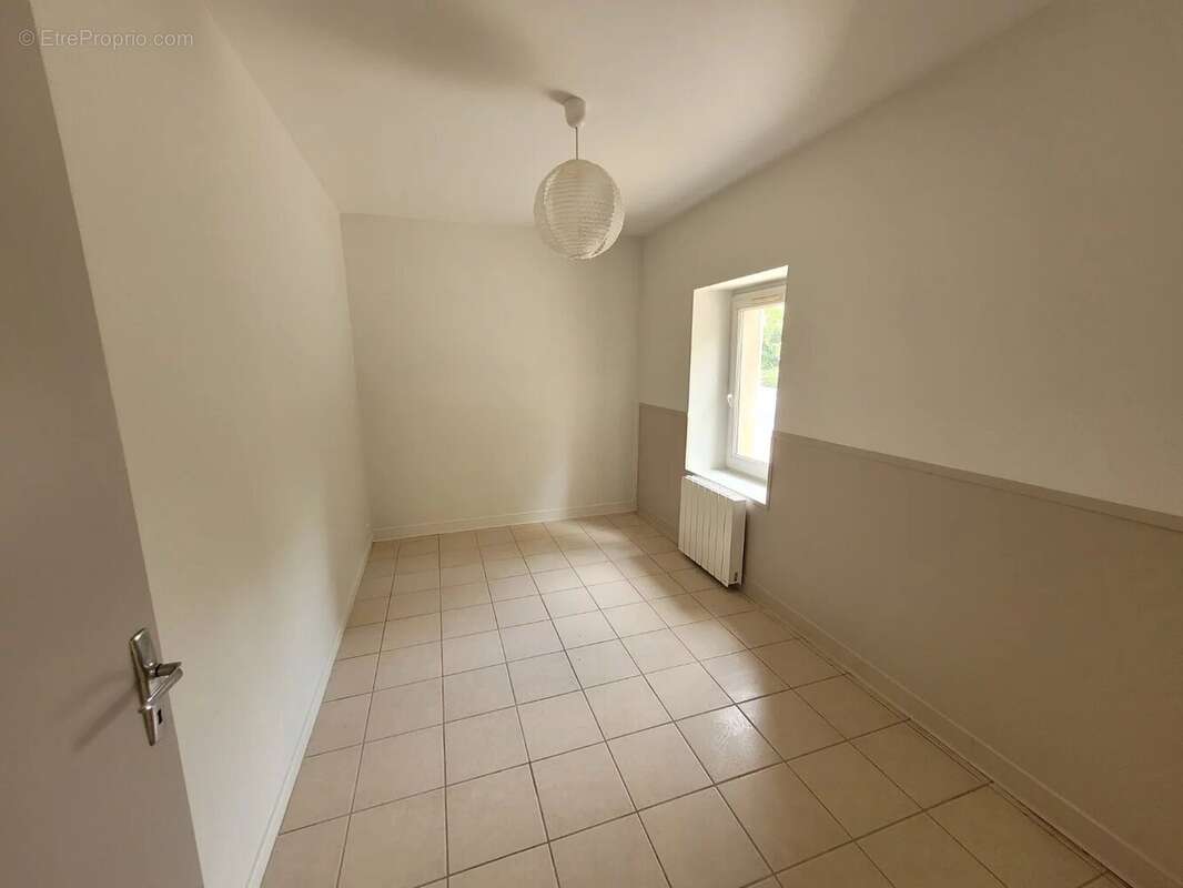 Maison de plain-pied avec terrain de près de 1500 m² - photo 6