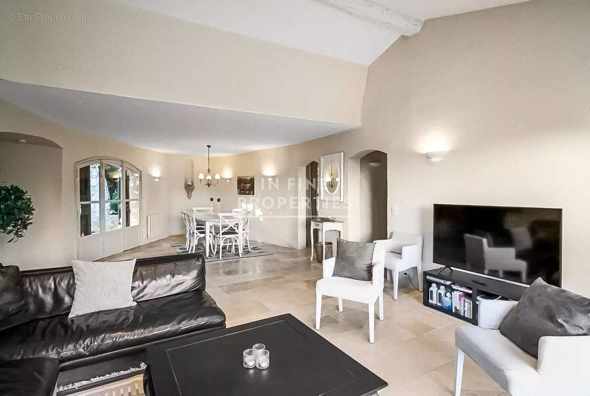 Maison à MOUANS-SARTOUX