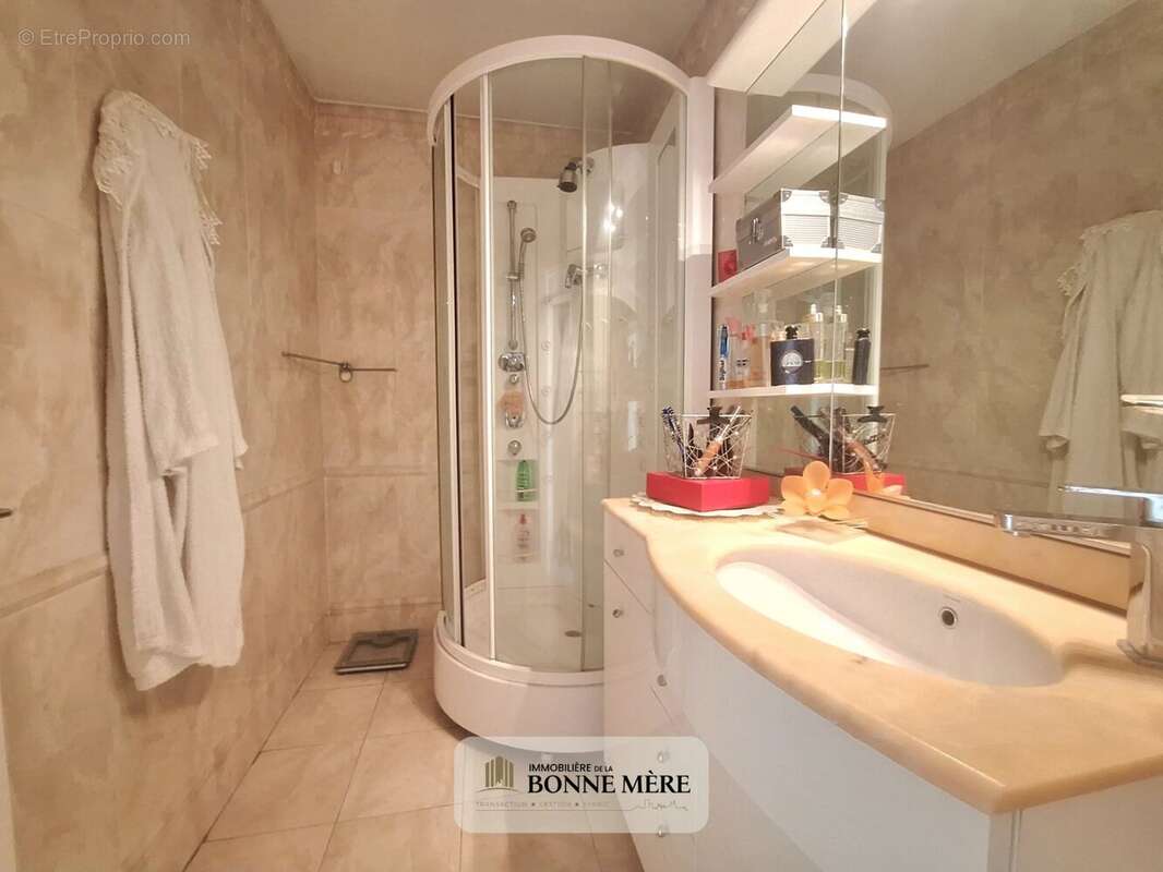 Appartement à MARSEILLE-11E