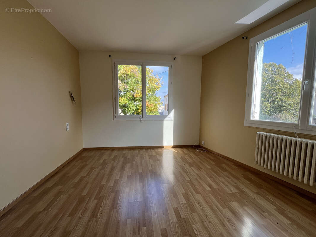 Maison à PONT-DU-CHATEAU