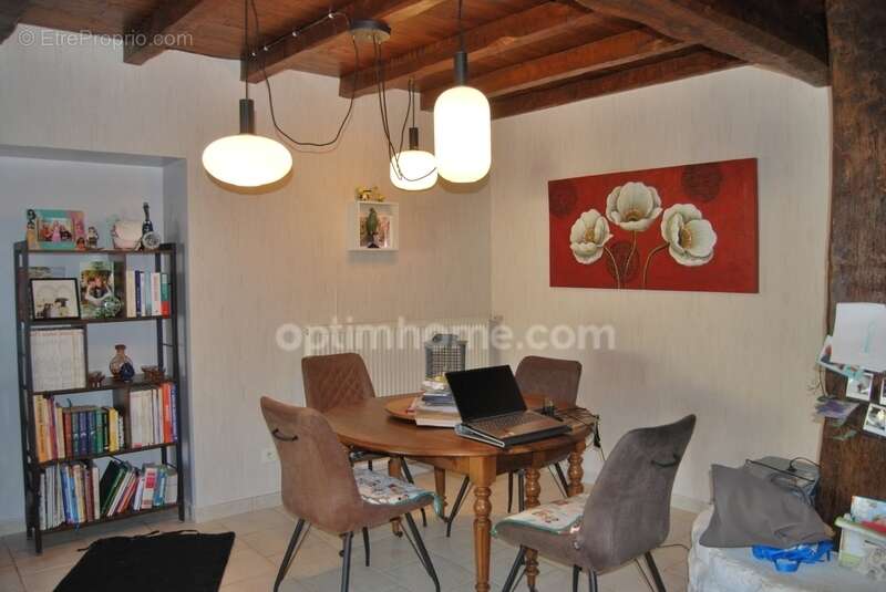 Maison de 120m2 à 5 minutes du bourg de BRIE et de CHAMPNIERS (16) - photo 5