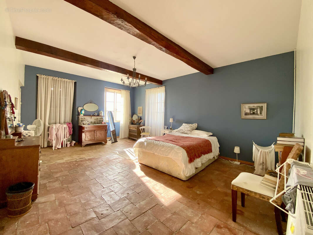 Maison à SAINTE-CECILE-DU-CAYROU