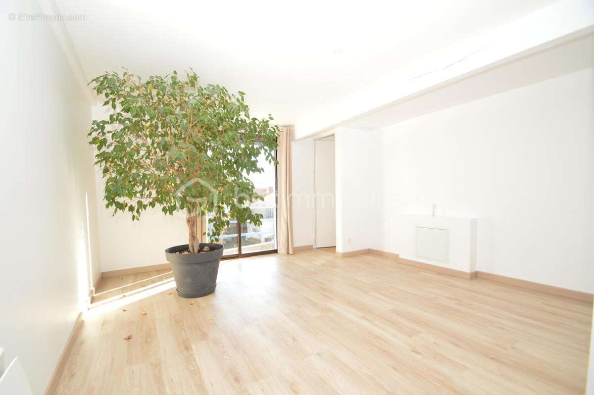 Villa T7 avec piscine, appartement à l'étage et un studio - photo 17