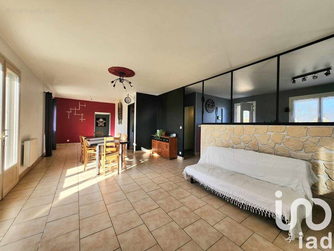 Photo 1 - Maison à VOUNEUIL-SUR-VIENNE