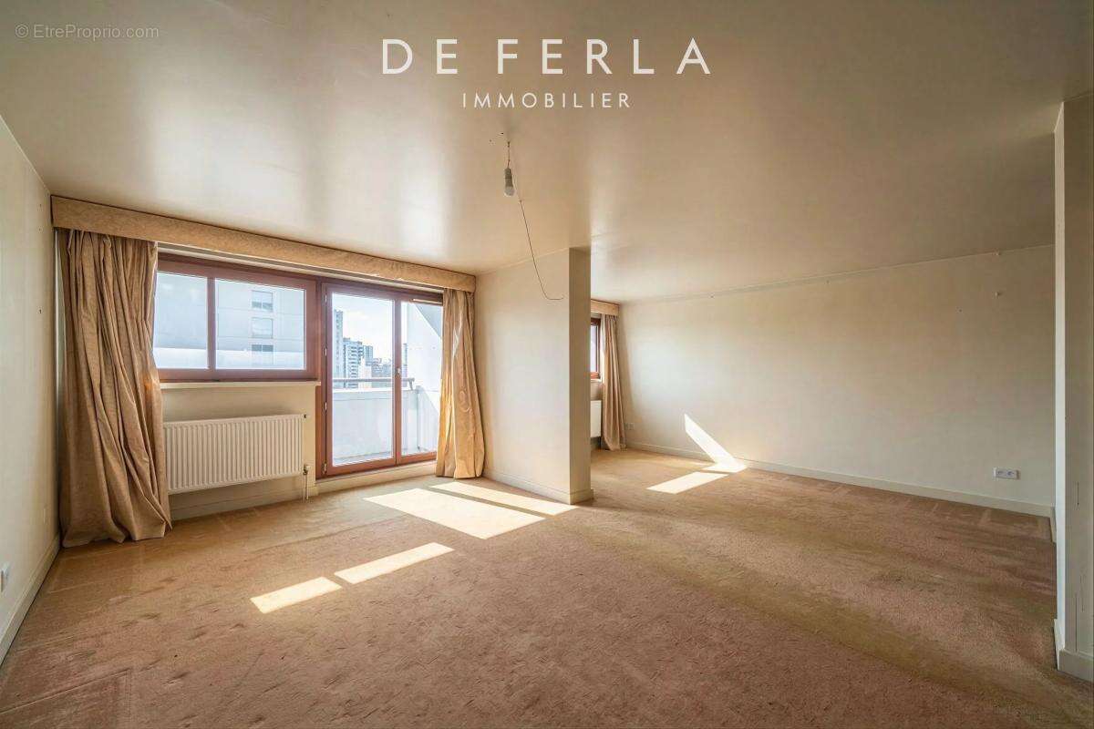 Appartement lumineux au 8è étage — 114 m² à réinventer entièrement - photo 4